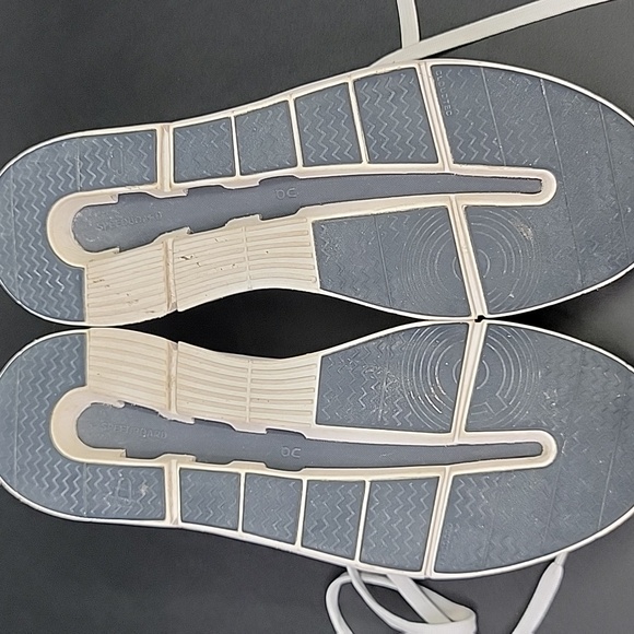 ON RUNNING THE ROGER ADVANTAGE MENS SIZE 9 NAVY WHITE SNEAKERS - Picture 12 of 16